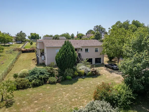 Maison traditionnelle tout confort, prête à vivre.