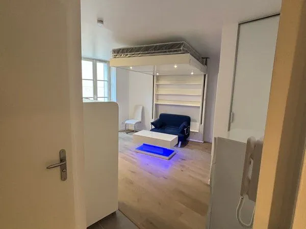 Studio 25 m² - Meublé - Locataire sérieux en place - Immeuble 2024 - Paris 19e (Rue Romainville) Pri