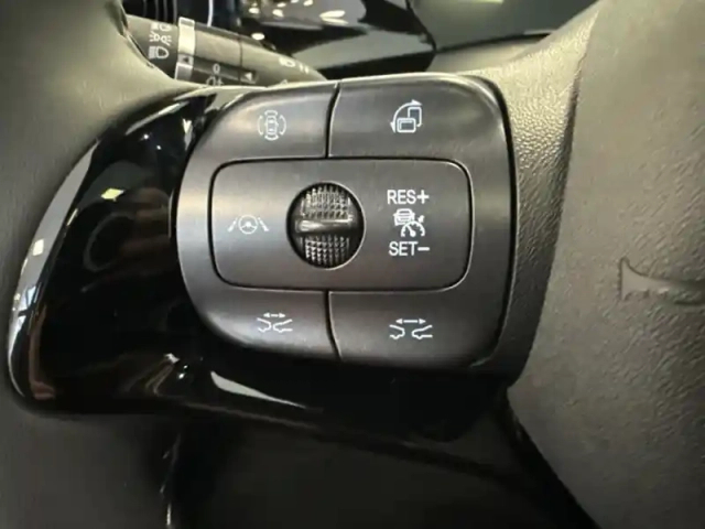 Byd Dolphin design 427 km wltp, sièges av chauffants, toit pano, ca — photo 11