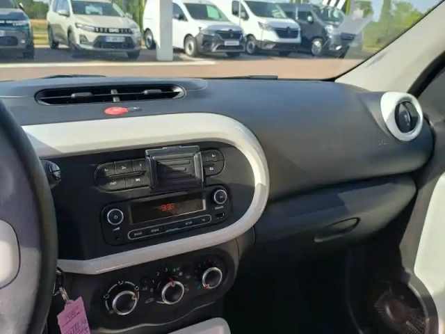 Renault Twingo iii 0.9 tce 90 energy e6c — photo 12