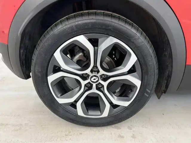 Renault Captur e-tech 145 - 21 — photo 22