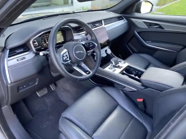 Jaguar F-Pace p400e plug-in-hybrid r-dynamic se bva8 awd — photo 22