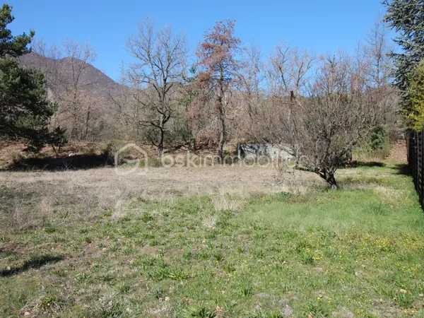 Terrain 1757 m²