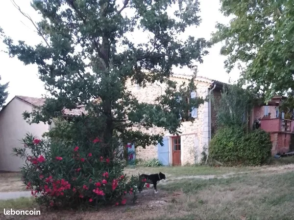 Maison de campagne rénovée de 310m2 sur terrain arboré