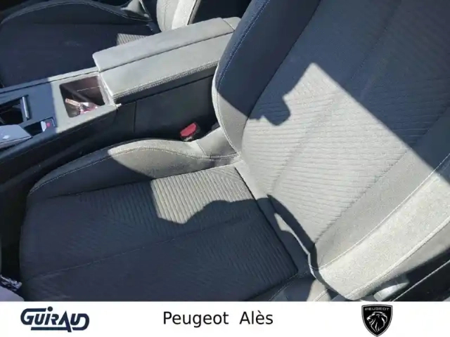 Peugeot 308 phev 180 e-eat8 — photo 21