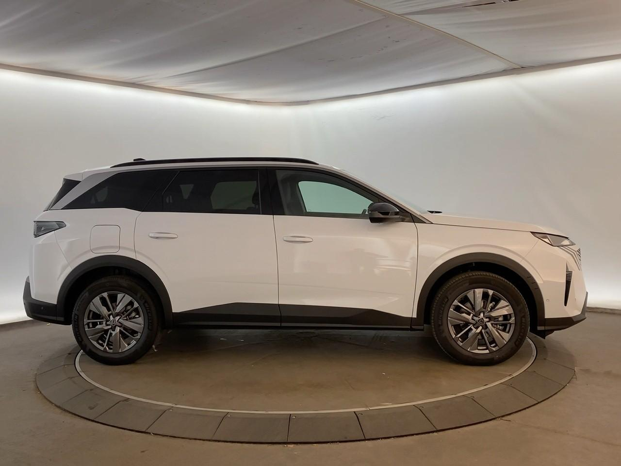 Peugeot 5008 hybrid 145 ch e-dcs6 allure — photo 4