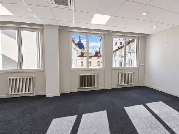 Bureaux 392 m²