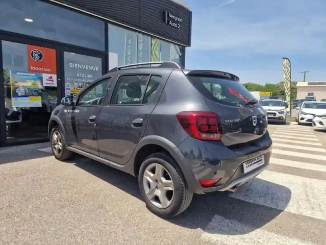 Dacia Sandero stepway tce 90 easy-r — photo 3