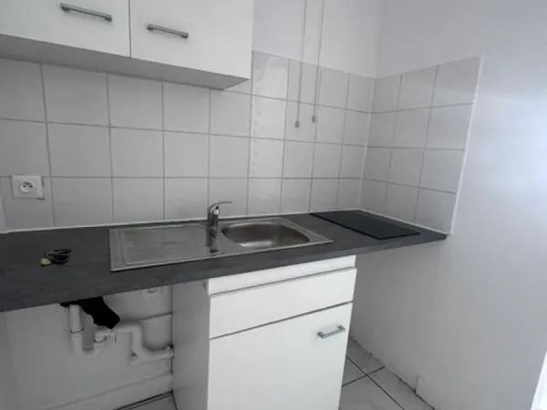 A louer appartement de type F1 sur la résidence Les Orangelles appt n°29 à Sainte Clotilde