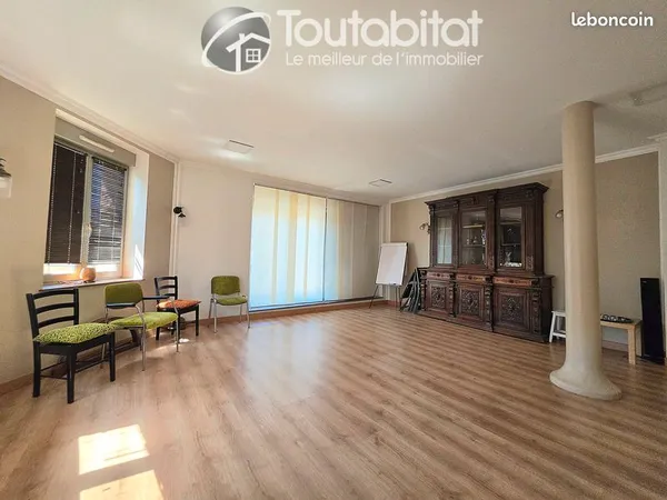Bureau 130 m²