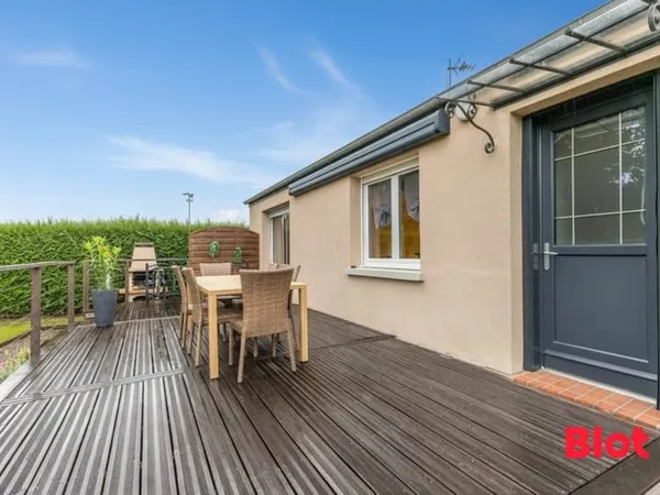 Maison à BETTON avec garage sur un terrain de 604m²