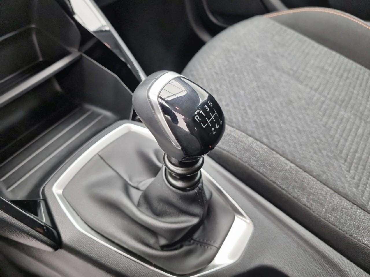 Peugeot 208 100 s&s bvm6 style — photo 17
