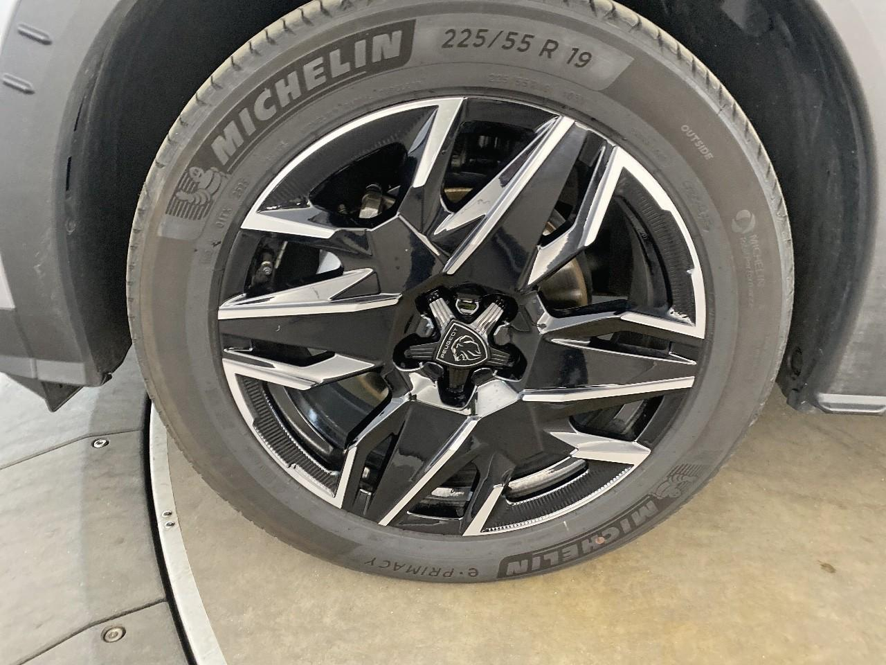 Peugeot 3008 hybrid 145 e-dcs6 gt — photo 11