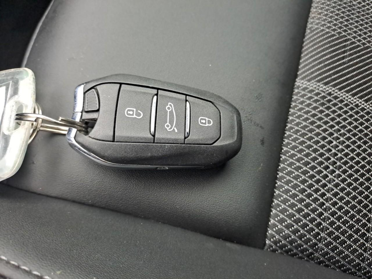 Peugeot 3008 hybrid 145 e-dcs6 gt — photo 22