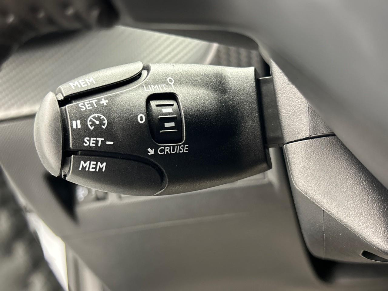 Peugeot 208 100 s&s bvm6 business — photo 20