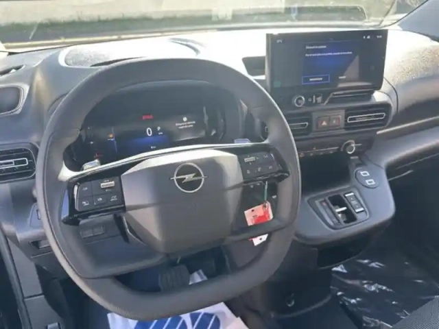 Opel Combo cargo m diesel 130ch automatique pack premium connect — photo 14