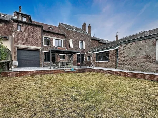 ENSEMBLE IMMOBILIER - MAISON + APPARTEMENT LOUÉ - SAINT-QUENTIN