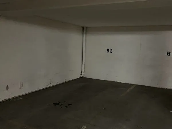 Place de parking - Saint Ouen (proche périphérique)