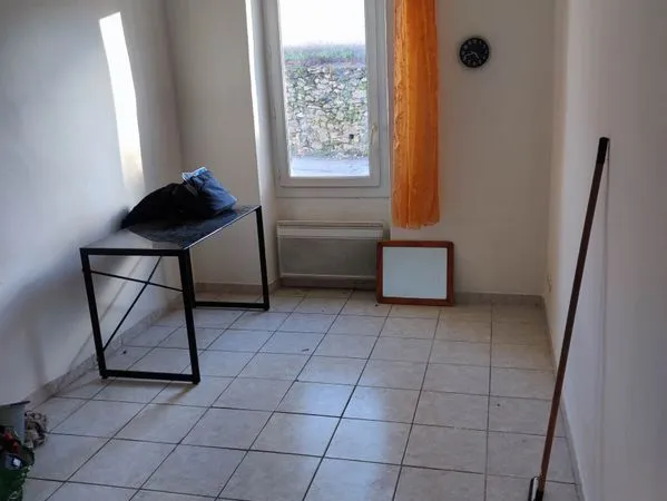 Studio rez de chaussée ensoleillé