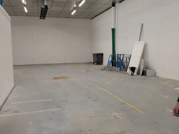Local d'activité 5 pièces 242 m²