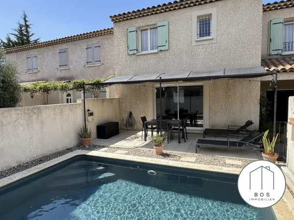 Maison avec piscine et garage