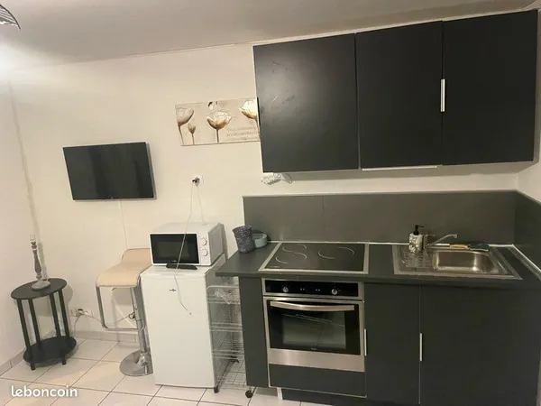 CASTELGINEST CENTRE - T2 MEUBLÉ de 40 M2