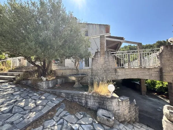 Auriol Maison Type 4/5 avec piscine et garage