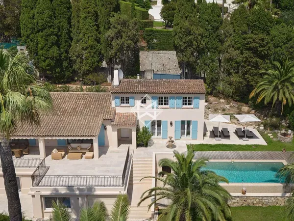 Villa 7 pièces 300 m²