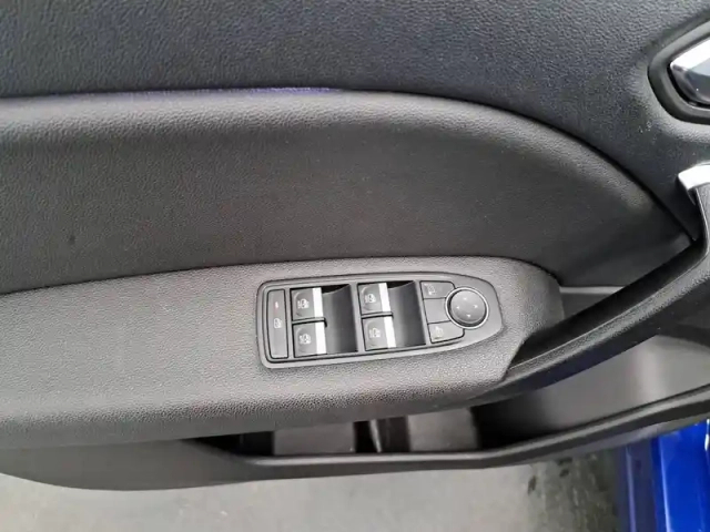 Renault Captur e-tech 145 - 21 — photo 28