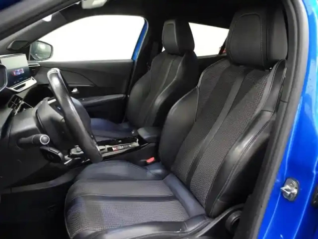 Peugeot 2008 e- 136ch gt — photo 8