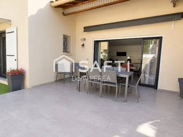 Appartement avec jardin terrasse et garage à deux pas de la mer.