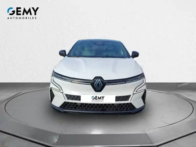 Renault Megane e-tech ev60 220 ch optimum charge — photo 2