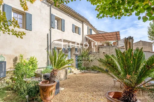 Propriété 7 pièces 224 m²