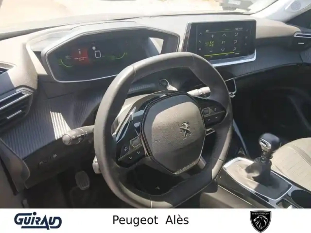 Peugeot 2008 puretech 130 s&amp;s bvm6 — photo 8