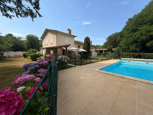 Maison 7 pièces 213 m²