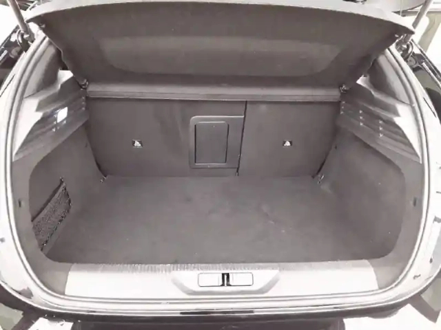 Peugeot 308 phev 180 e-eat8 — photo 27