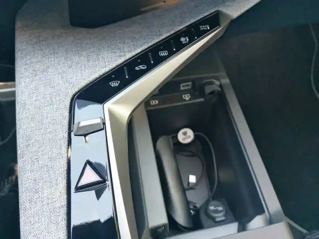 Peugeot 3008 electrique 210 ch 73 kwh — photo 23