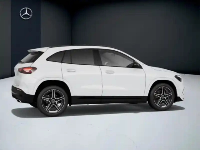 Mercedes Gla 200 d amg line — photo 18