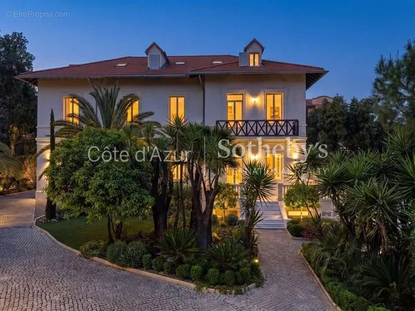 Élégante Villa Belle Époque au coeur de Cannes, à quelques pas de la Croisette
