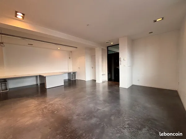 Bureaux 95 m² câblés - 6 à 8 postes - Roubaix Gare Jean-Lebas