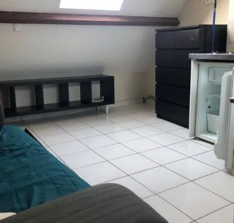 Studio 1 pièce 9 m²