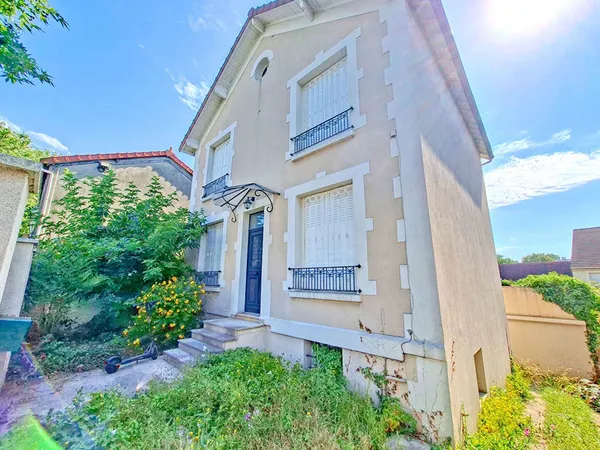 Antony Maison familiale de 152 m² habitables - 5 chambres - Garage - Combles aménageables - DPE D