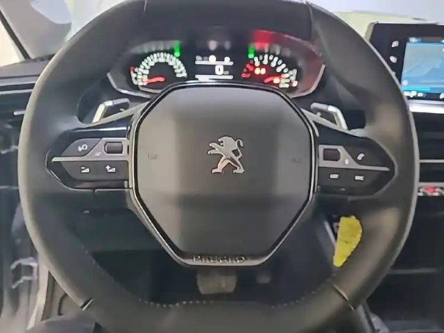 Peugeot 208 puretech 100 s&amp;s eat8 — photo 9