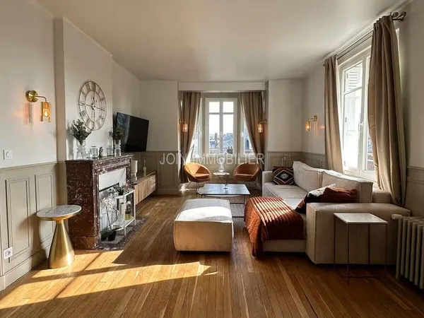 Maison 8 pièces 198 m²
