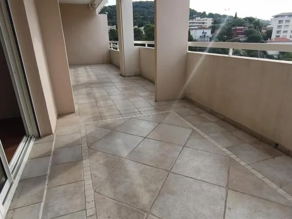 4P 95 m2 au dernier étage avec vue mer