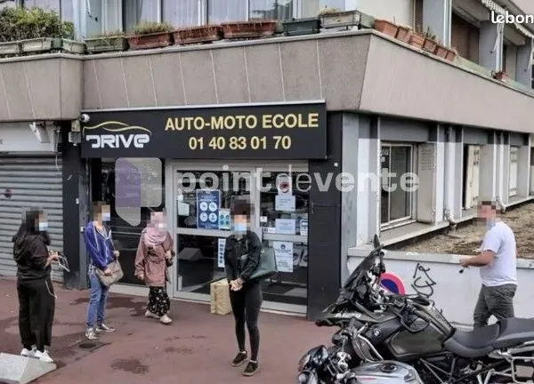Local commercial 77 m²