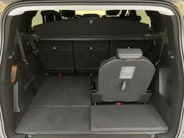 Peugeot 5008 1.2 puretech 130ch s&amp;s allure pack — photo 12