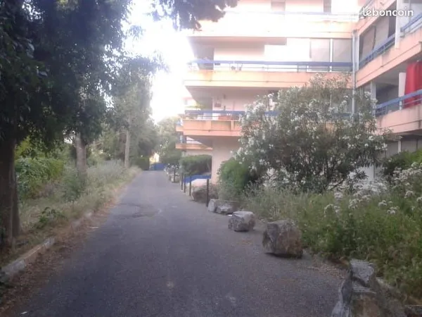 Appartement Location Nîmes 1p 25m² 390€