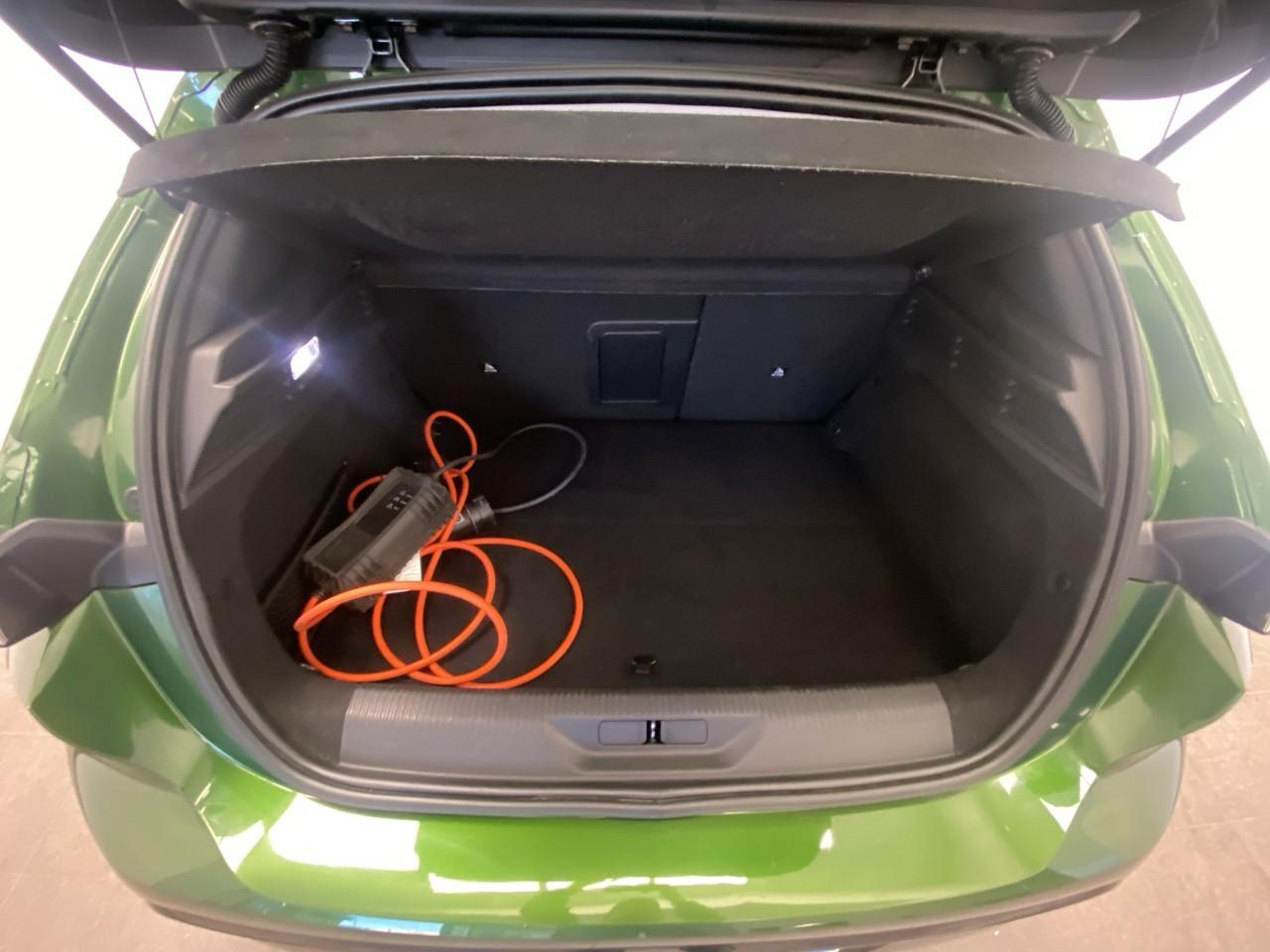Peugeot 308 phev 180 e-eat8 allure pack — photo 6