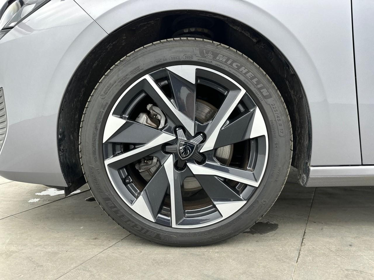 Peugeot 308 hybrid 145 e-dcs6 allure — photo 7